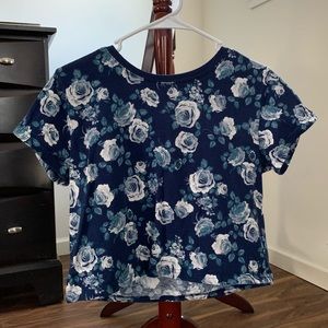 Forever 21 Floral cropped t-shirt Size Small